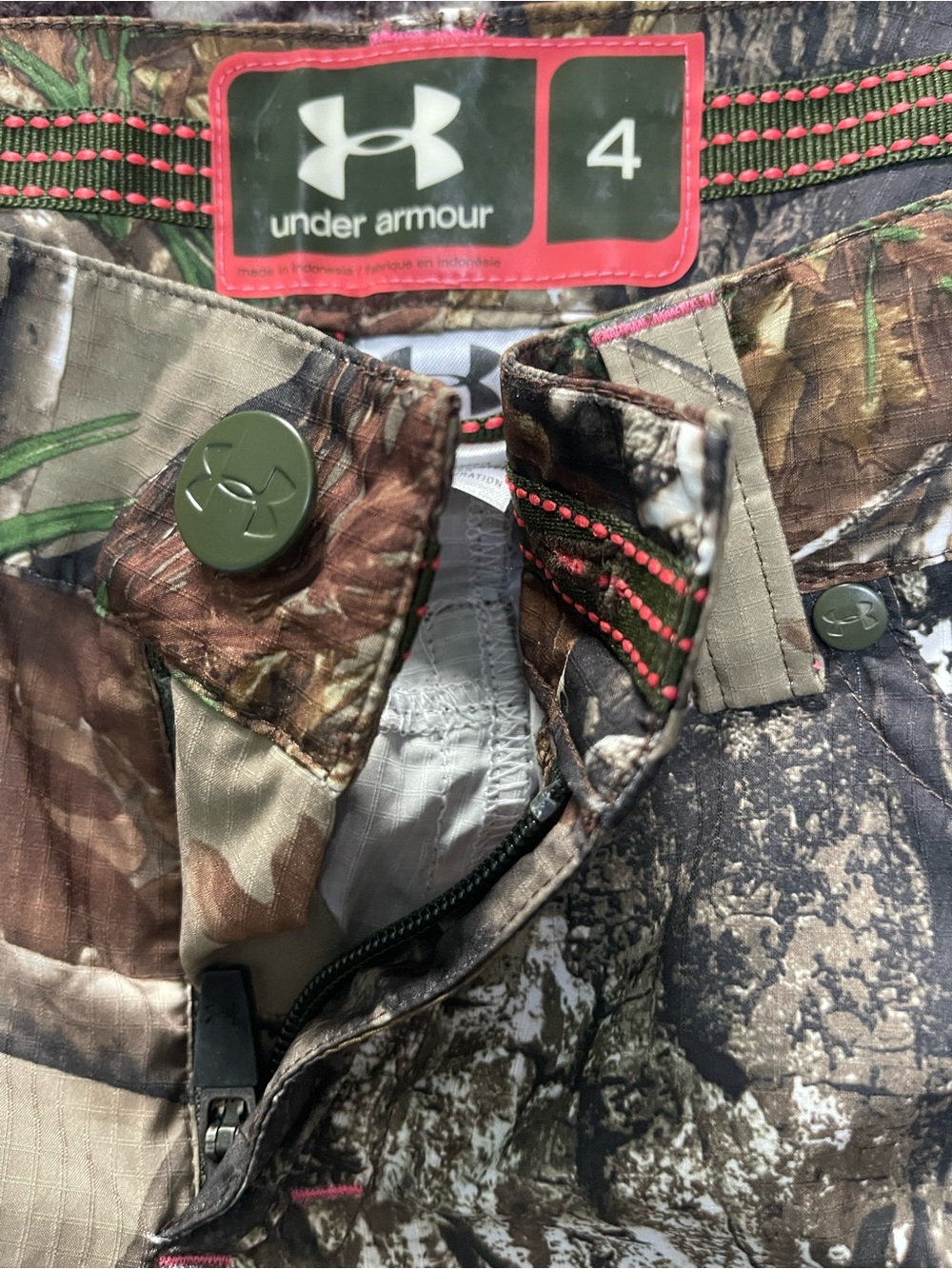 Under Armour women’s Camo Athletic pants Brown/Green with Red Stitching